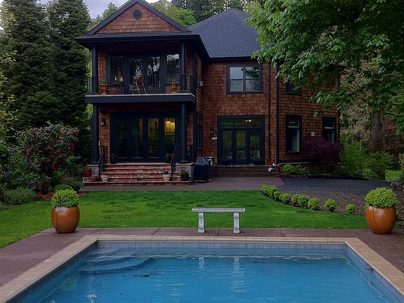 DR and LR open to backyard