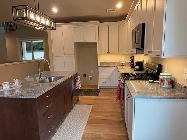 130 E Olympic Ct — Photo 6