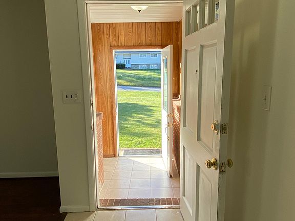 Front Entry Hallway