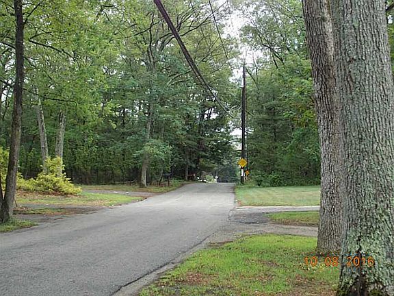 4th image of 37 Pine Hill Ave