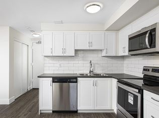 1915 Martin Grove Rd #720, Toronto, ON M9V3T2