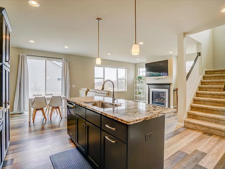 601 Tawny Elm Pkwy — Photo 9