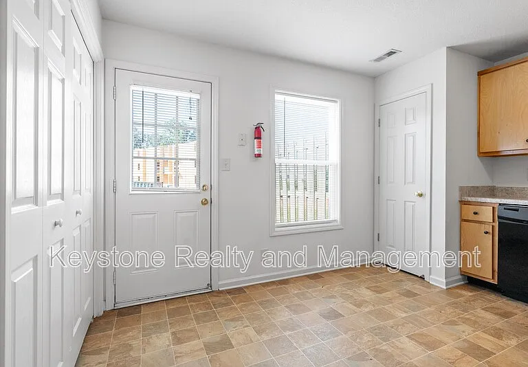512 Peachers Ridge Rd #2B — Photo 8