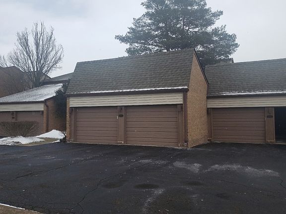 2nd image of 4447 Laurel Club Cir