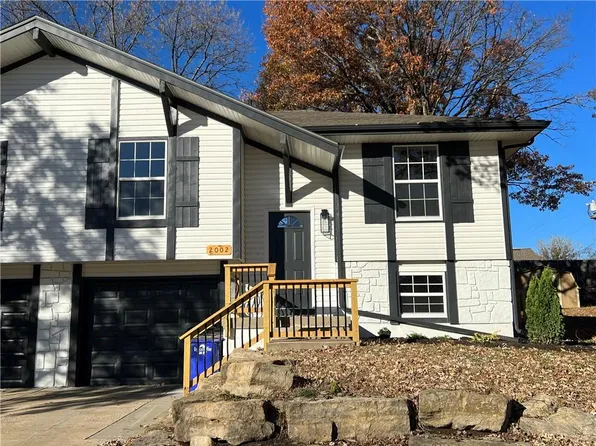 2002 E Cedar St, Olathe, KS 66062