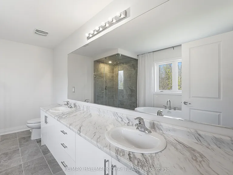 25 Del Ray Cres — Photo 14
