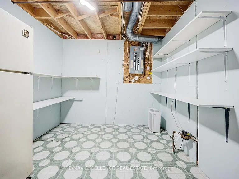 15 Nymark Pl — Photo 32