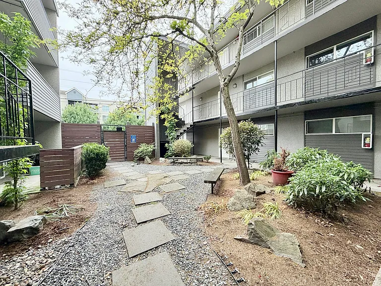 9050 Greenwood Ave N #106 — Photo 2