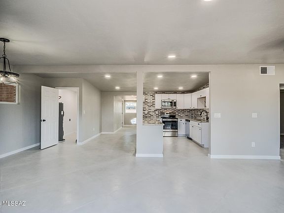 3rd image of 1509 W La Pasadita St