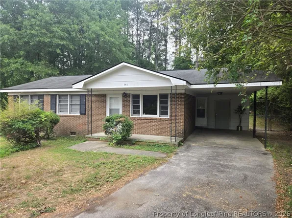 745 Rustland Dr, Fayetteville, NC 28301