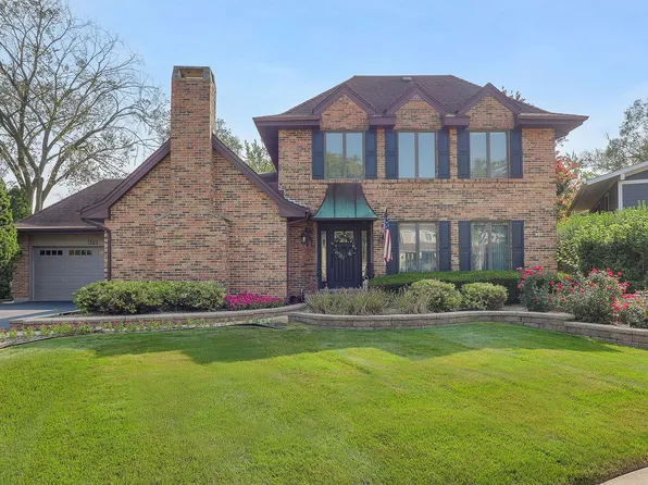 321 Chatelaine Ct, Willowbrook, IL 60527