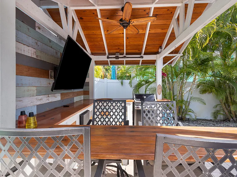 633 Virginia Dr — Photo 35