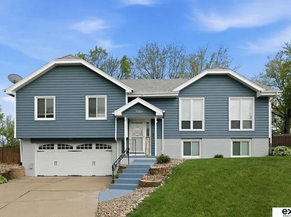815 Juniper Cir, Papillion, NE 68046