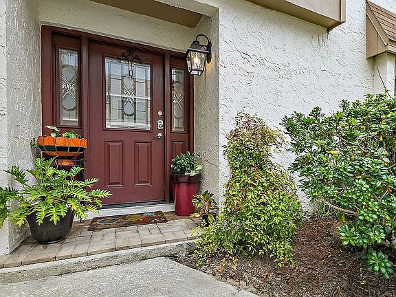 3rd image of 165 Lago Vista Blvd