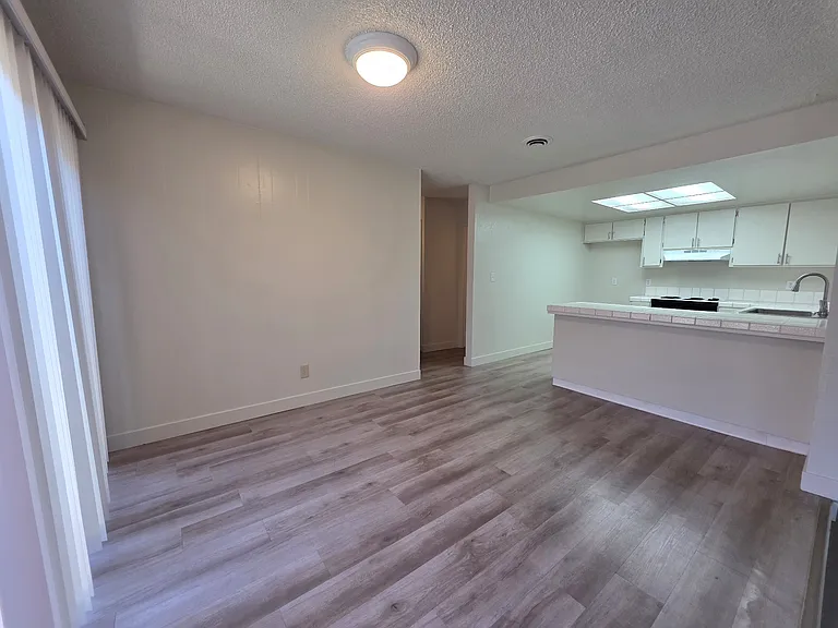 2365 S Gateway Cir #2365 — Photo 2