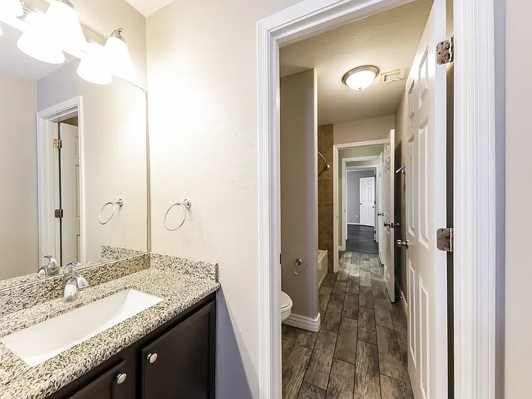 8027 W Mission Ln — Photo 16