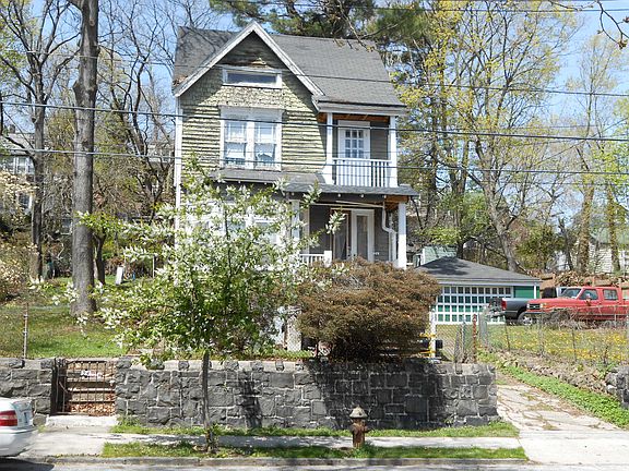 4th image of 24 Catlin Ave
