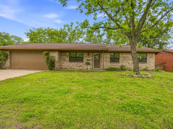 200 E Plum Ave, De Leon, TX 76444