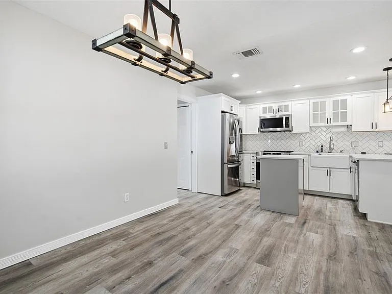 7403 Providence Rd — Photo 38