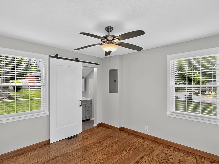 409 Woodberry Dr — Photo 18