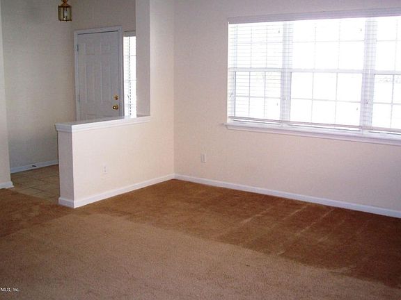 4th image of 1723 Forest Lake Cir W #2