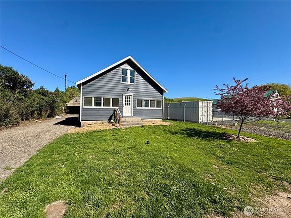 2nd image of 725 E Patit Avenue