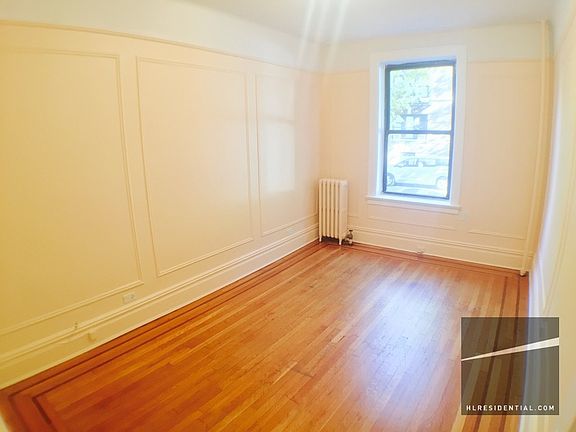 5th image of 3128 33rd St APT 1F