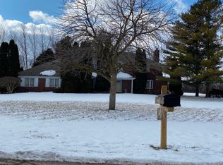 7715 Dairy Ln, Crystal Lake, IL 60014