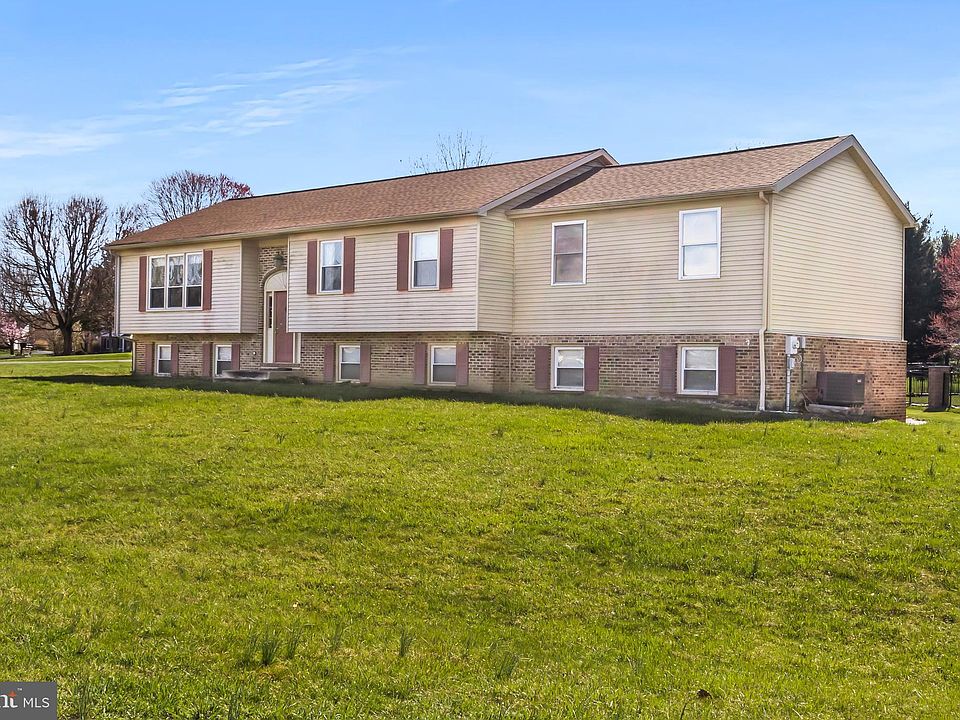 2nd image of 119 Wortham Ln