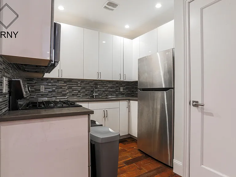 46 New York Ave #3B — Photo 4