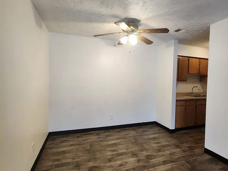 Hidden Bluffs Apartments — Photo 14