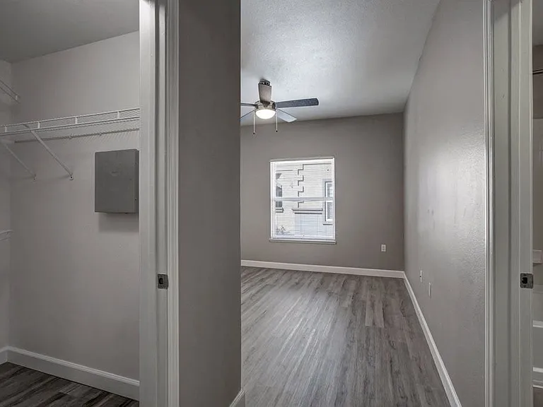 Broadleaf Apartments — Photo 61