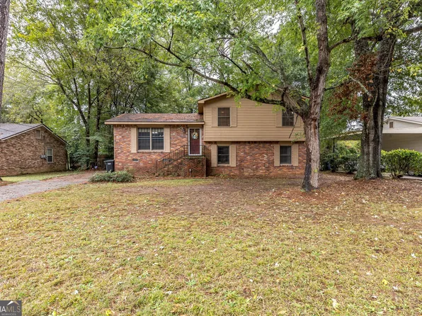 6500 Charter Oaks Cir, Columbus, GA 31909