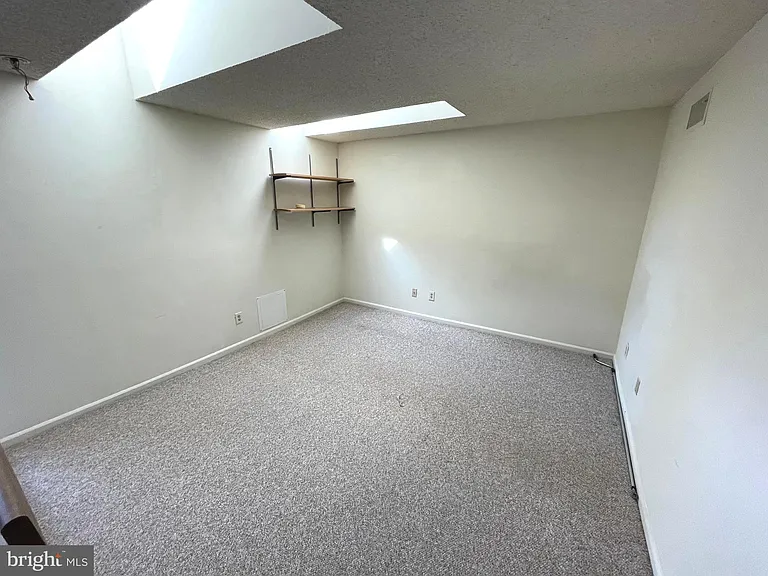 245 Carriage Ct #245 — Photo 34