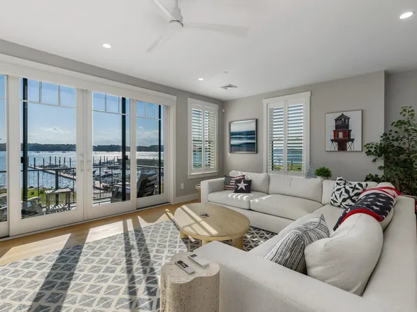 36 Little Bay Drive, Dover, NH 03820