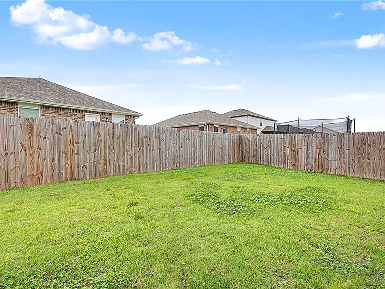 2070 Wildflower Dr — Photo 21
