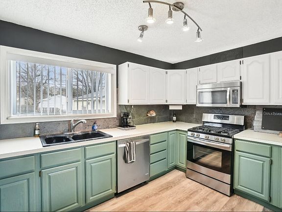 3rd image of 1257 Wendell Ave