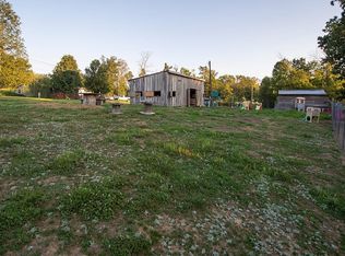 581 T Cupp Rd, Milton, WV 25541