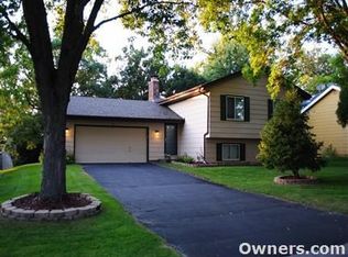 505 Spring Hill Rd, Vadnais Heights, MN 55127