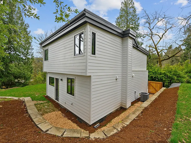 1403 SW Broadway Dr — Photo 46