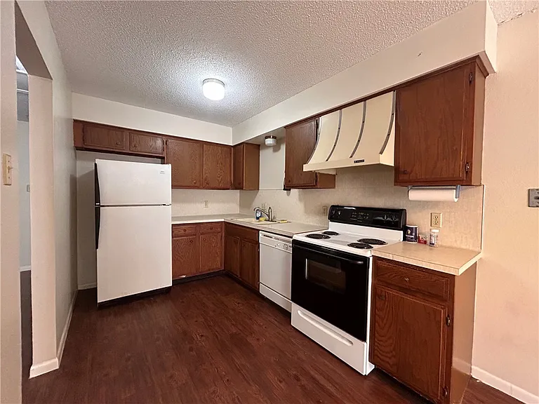 4217 Acushnet Dr #D — Photo 10