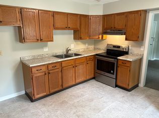 28 Spring St, North Brookfield, MA 01535