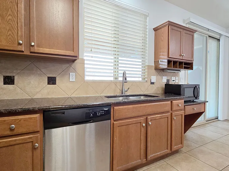 8012 S 70th Dr — Photo 11