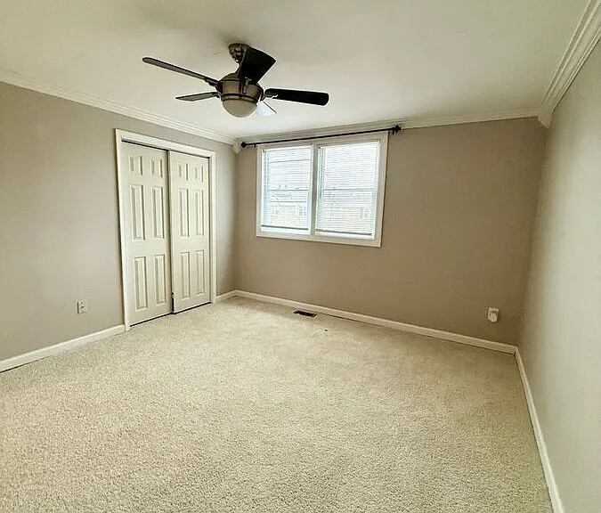 1074 N Academy Ave — Photo 11