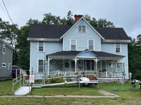 6107 River St, Indian River, MI 49749