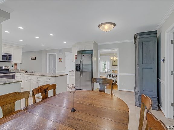 4th image of 100 Creek Ln