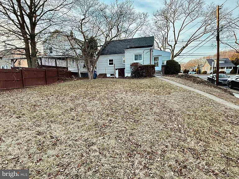 2220 Brunswick Ave — Photo 17