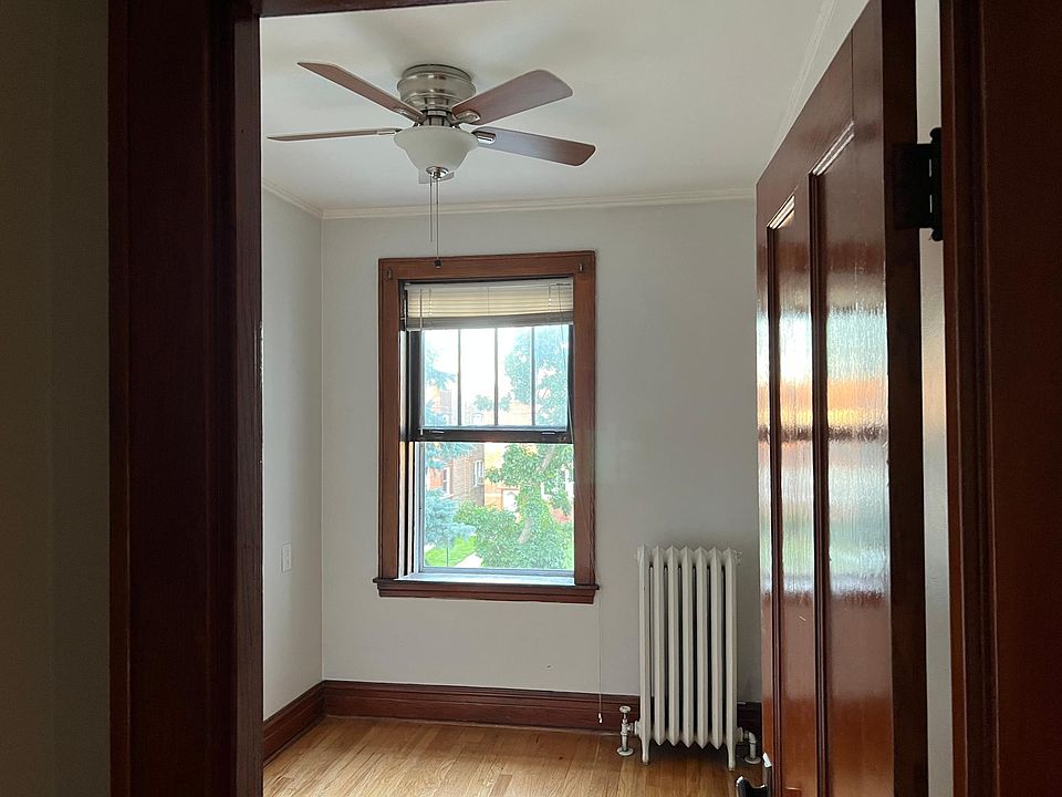 Front bedroom/office