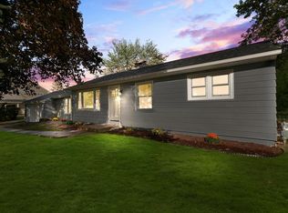 452 Riverview Dr, Grafton, WI 53024