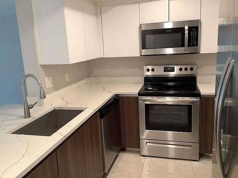 65 Deer Creek Rd #H102 — Photo 2